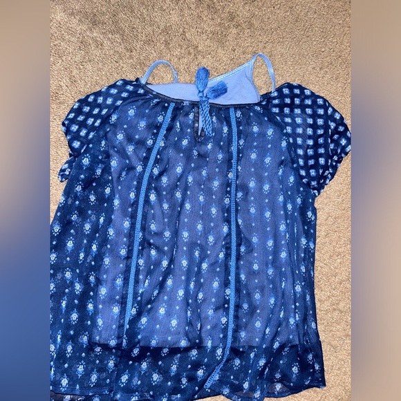 🦄6 Items for $20🦄 Sheer top w/tank top - Picture 5 of 5